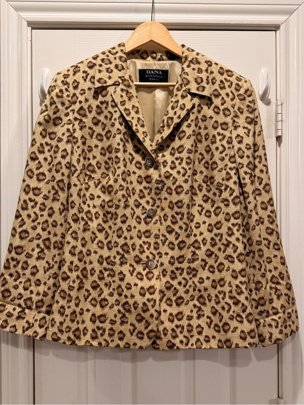 Dana Buchman 100% Silk Blazer Animal Print Beige Women’s Size 14 Classic Luxury